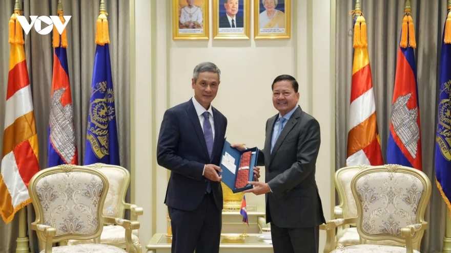 Senior official reaffirms Cambodia’s close relations with Vietnam